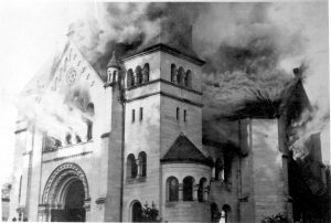 Kristallnacht synagogue burning