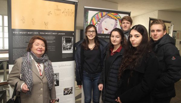 Aviva Goldschmidt with Students on Holocaust Remembrance Day
