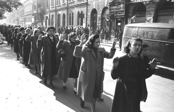 Holocaust Hungary arrest women